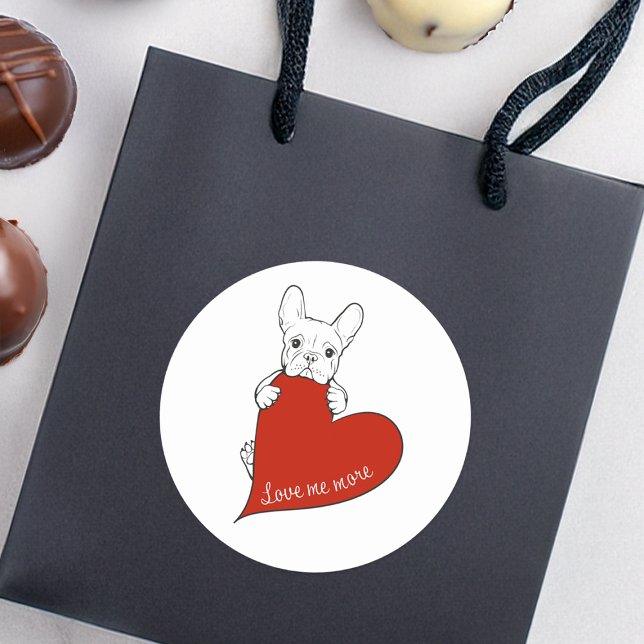 Adesivo Redondo Bulldog Francês Bonito com Coração Vermelho (Criador carregado)