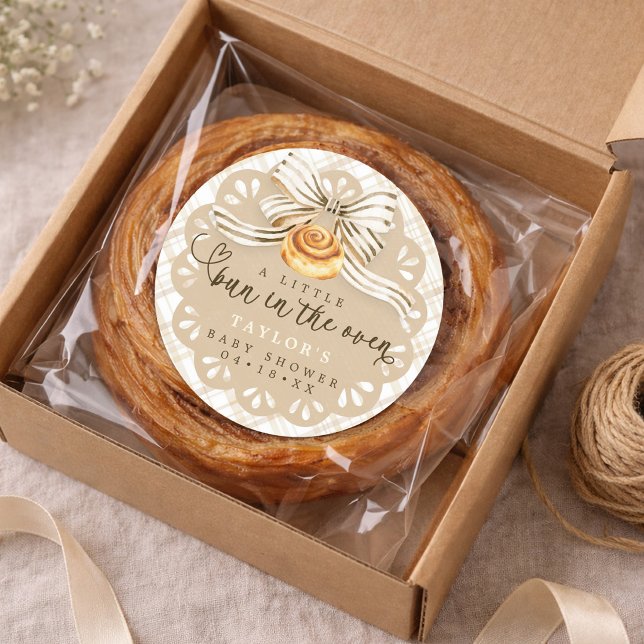Adesivo Redondo Bun in Oven Baby Shower Favor Sticker Neutral (Bun in the Oven - Favor Sticker)