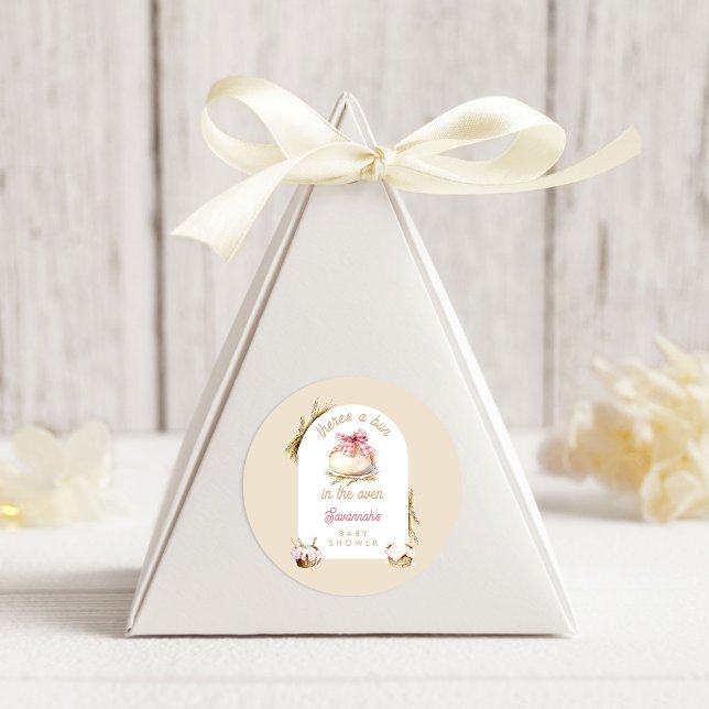 Adesivo Redondo Bun In The Oven Pink Gingham Bow Baby Shower (Criador carregado)