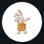 Adesivo Redondo Bunny as Hairdresser with Comb & Scissors<br><div class="desc">This design is the perfect gift for a birthday, Christmas and other celebrations. It is suitable for women, men and kids.</div>