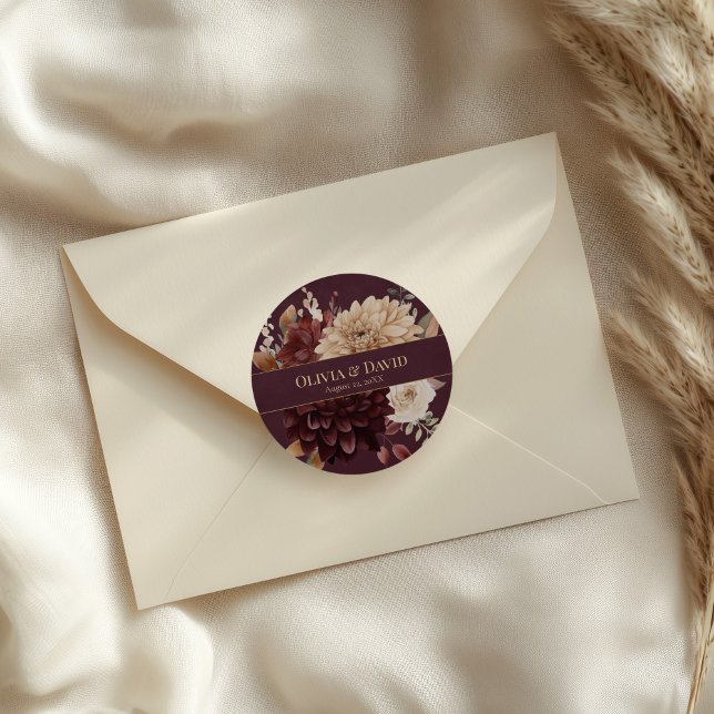 Adesivo Redondo Burgundy Floral Gothic Wedding Round Sticker (Burgundy Floral Gothic Wedding Round Sticker on an elegant neutral wedding envelope.)