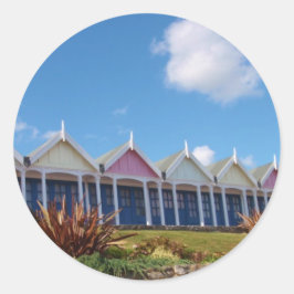Adesivo Redondo Cabines de Praia Tradicionais Britânicas