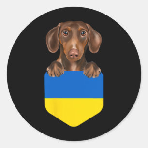 Adesivo Redondo Cachorro Dachshund Marrom Com A Bandeira Da Ucrâni
