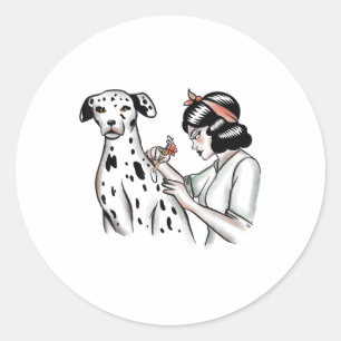 Adesivo Redondo Cachorro Dalmático E Mulher Tatuadora Design_1