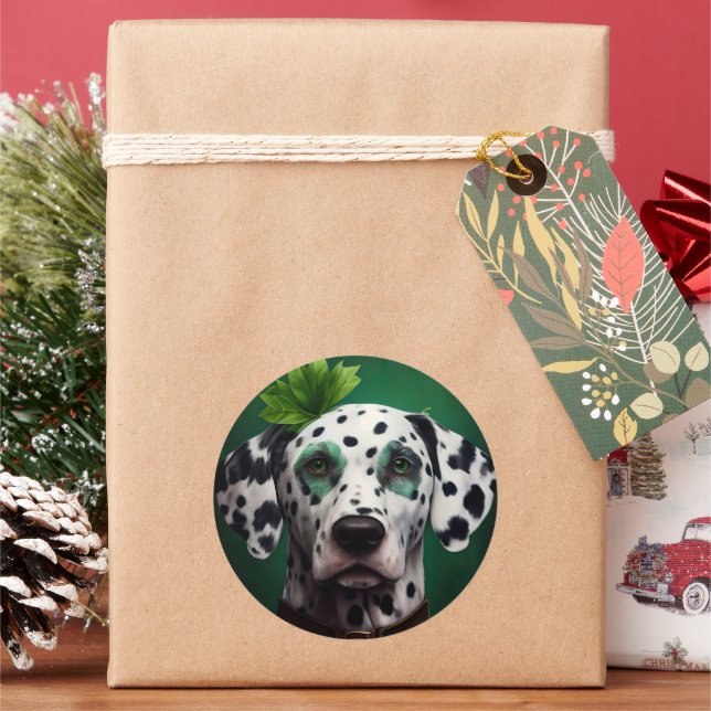 Adesivo Redondo Cachorro Dalmático na Rua. (Feriado)