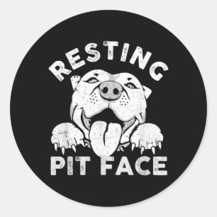 Adesivo Redondo Cachorro Pitbull Descansando Rosto de Pit Humor Sa