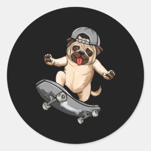 Adesivo Redondo Cachorro Pug Skatista Skate Leve Cinza Menino