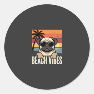 Adesivo Redondo Cachorro Pug Vibrações da Praia Pôr do Sol