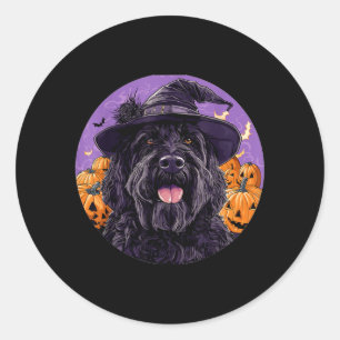 Adesivo Redondo Cachorro Terrier Russo Preto Com Chapéu de Bruxa d