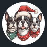 Adesivo Redondo Cães de Natal em Boston Terrier<br><div class="desc">Uma bela ilustração dos cães de Boston Terrier vestidos para o Natal. Perfeito para amantes de animais de estimação e pais de cães durante o feriado.</div>