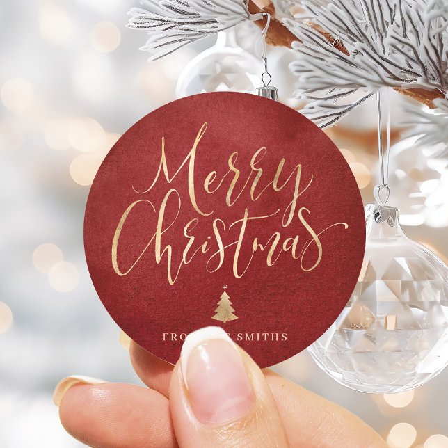 Adesivo Redondo Caligrafia Simples Vermelha e Dourada Feliz Natal (Red and Gold Simple Calligraphy Merry Christmas Classic Round Sticker)