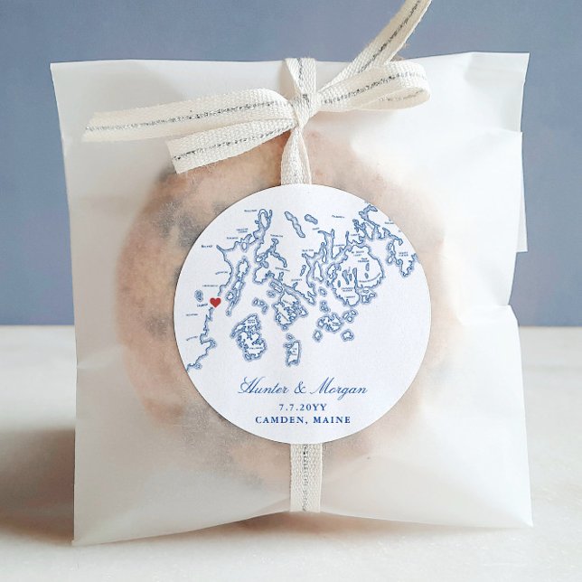 Adesivo Redondo Camden Maine Map Elegante Marinho Blue Weding Favo (wedding favor label with Camden Maine map and couples names, date and town)