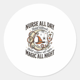 Adesivo Redondo Camisa de Enfermeira de Halloween Médica Noturna B