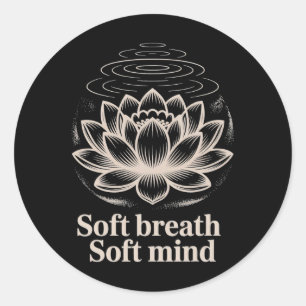 Adesivo Redondo Camiseta Pacífica Soft Breath Soft Mind Lotus Yoga