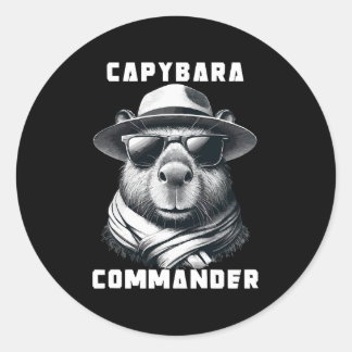 Adesivo Redondo Capybara Com Óculos Solares Comandante