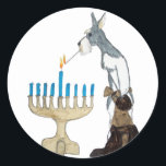 Adesivo Redondo cartão chanukah (Hanukkah)<br><div class="desc">chanukah ( Hanukkah ) cartão schnauzer está acendendo a menorah</div>