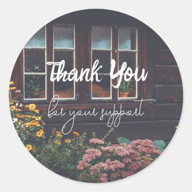 Adesivo Redondo Casa de campo com jardim rústico (Frente)