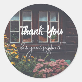 Adesivo Redondo Casa de campo com jardim rústico