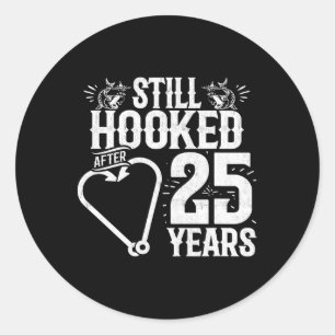 Adesivo Redondo Casado 25 Anos - Casal De Pesca - Casamento 25 A