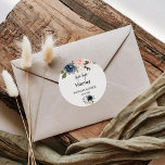 Adesivo Redondo Casamento de Feltro Floral Sip Hooray<br><div class="desc">Este elegante adesivo de casinha floral de Natal clássico é perfeito para um casamento tropical. O design retrata uma pincelada rosa desenhada à mão,  azul escuro e flores brancas marinhos,  inspiradoras elegância,  classe e beleza natural.</div>