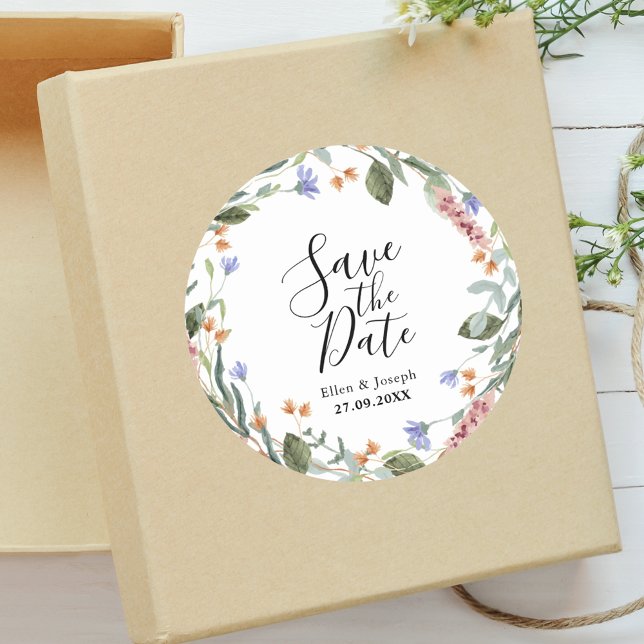 Adesivo Redondo Casamento de Flores Silvestres com Verde Rústico S (Rustic floral sticker adds timeless greenery elegance to memorable wedding details.)