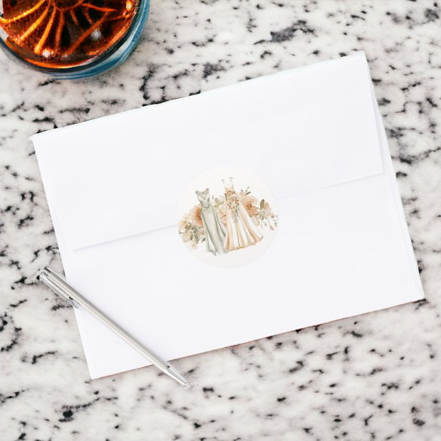 Adesivo Redondo Casamento de Gay Elegante duas noivas em vestidos (Elegant Gay Wedding Two Brides in Dresses Classic Round Stickers from Ricaso)