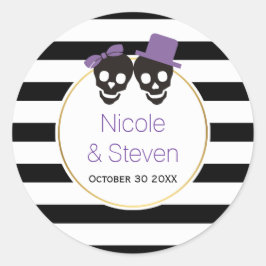 Adesivo Redondo Casamento de Halloween com crânios e listras roxas