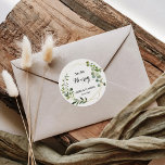 Adesivo Redondo Casamento de Hooray com Sip Sip Sip Sip<br><div class="desc">Este viciado tropical verde deixa o vaso de casamento clássico é perfeito para um casamento simples. A design apresenta lindas folhas verdes pintadas à mão,  enfeitando um quadro geométrico dourado.</div>