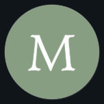 Adesivo Redondo Casamento de Monograma Verde de Cor Sólida Simples<br><div class="desc">Simples mas elegante adesivos de casamento de cor sólida com seu monograma inicial,  em uma fonte branca de serifa sobre um fundo verde de jardim. Essa design básica e simples é perfeita para um estilo minimalista. Estes adesivos quic e na moda fazem selos de excelente.</div>