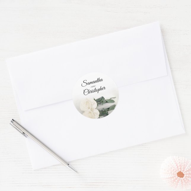 Adesivo Redondo Casamento de Rosa Branca de Marfim Espelhada Elega (Envelope)