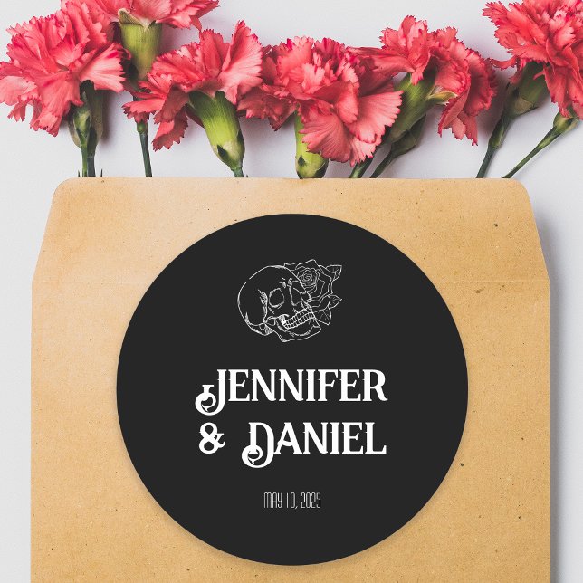 Adesivo Redondo Casamento de Tatuagem do Crânio Negro e Branco (Black and White Skull Tattoo Wedding Classic Round Sticker)