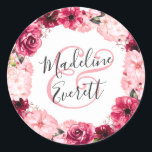 Adesivo Redondo Casamento do Monograma Floral da Terra Floral Rosa<br><div class="desc">Flores Flores Cor-de-Rosa Brilhante e Esbranquiçada Monograma Verão ou Flores de primavera com Mola Verde Aquosa,  Fontes Modernas e Script e design floral elegante. Vinhetas de Trendy e Chic Wedding! Veja meu compro para ver a suíte de casamento inteira para este design!</div>
