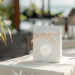 Adesivo Redondo Casamento Elegante Minimalista Obrigado<br><div class="desc">Projetado para coordenar com a Coleção de Convite para Casamento "Chloe". Visualize o link de coleção nesta página para ver todos os itens correspondentes nesta bela design.</div>
