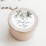 Adesivo Redondo Casamento evergreen festivo de inverno<br><div class="desc">Folhagem festiva de inverno Todos os adesivos Clássicos de Casamento Clássicos de Casamento disponíveis.</div>