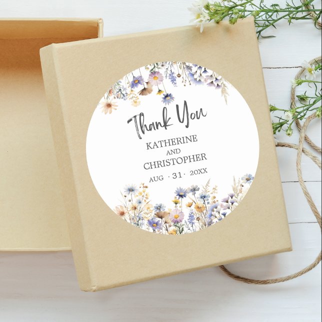 Adesivo Redondo Casamento Floral Azul Elegante Obrigado (Elegant Dusty Blue Watercolor Floral Wedding Round Thank You Favor Sticker with Couple Names, Date.)
