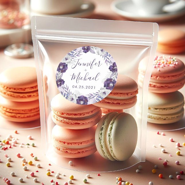 Adesivo Redondo Casamento Floral de Wreath com Púrpura e Silver Wa (Purple & Silver Watercolor Floral Wreath Wedding Classic Round Sticker)