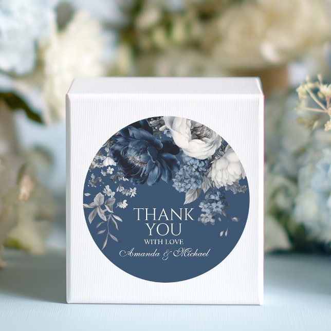 Adesivo Redondo Casamento Floral Moderno de Blues e Cinzas (Modern Blues & Gray Floral Wedding Classic Round Sticker)