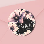 Adesivo Redondo Casamento Floral Preto-Rosa Moderno<br><div class="desc">Design de casamento simples e giro, preto e branco. Um olhar clássico, mas caprichoso, com flores pretas, cinzas e creme coloridas, com fontes pretas e cartazes modernos. Edite todo o texto para suas próprias informações. Você pode até mudar a cor de fundo para qualquer coisa que quiser! Também tenho outros...</div>