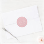 Adesivo Redondo Casamento Moderno Rosa Simples<br><div class="desc">Etiquetas de casamento elegantes com um layout simples e mínimo com "Nós fazemos" em uma tipografia contemporânea. Um design clássico com um toque moderno.</div>