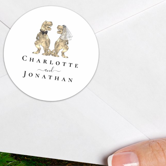 Adesivo Redondo Casamento Negro e Branco do Dinossauro Personaliza (T-Rex bride and groom dinosaur black and white wedding personalized sticker elegant modern script )