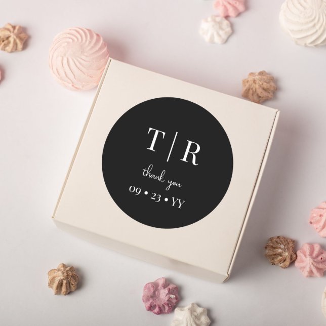 Adesivo Redondo Casamento Negro e Branco Monograma Obrigado (Criador carregado)