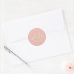 Adesivo Redondo Casamento Simples Moderno de Pêssego<br><div class="desc">Adesivos de casamento elegantes com um layout simples e minimalista com "Nós Fazemos" em uma tipografia contemporânea de roteiro. Um design clássico com um toque moderno.</div>