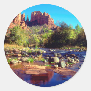 Adesivo Redondo Cathedral Rock refletida em Oak Creek