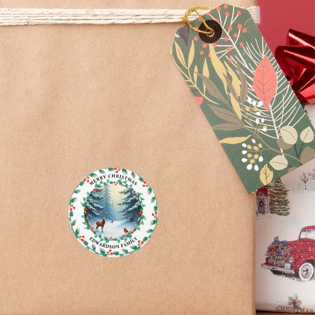Adesivo Redondo Ceijo de Natal feliz e nome da família de pássaros (Merry Christmas deer and robin bird family name Classic Round Sticker.)