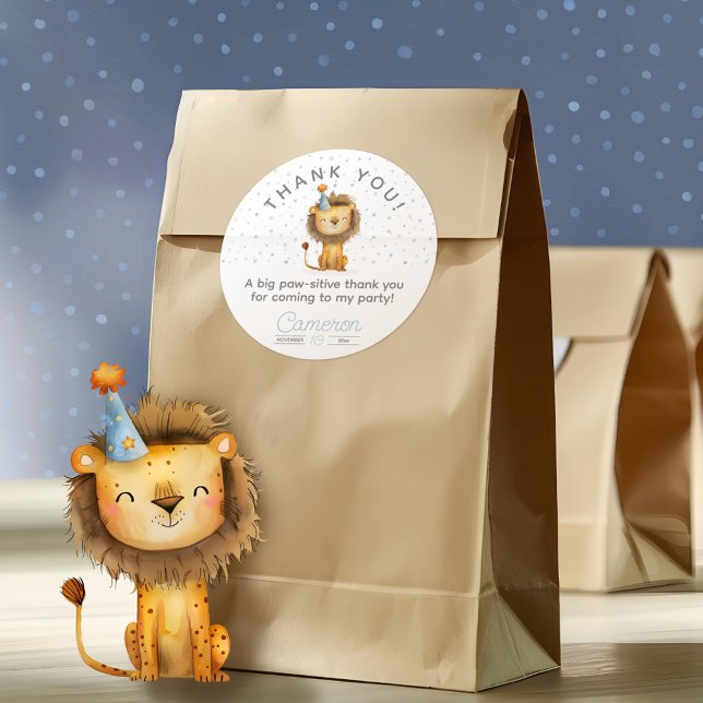 Adesivo Redondo Celebrar com um Raio! Aniversário do Leão do Menin (Criador carregado)