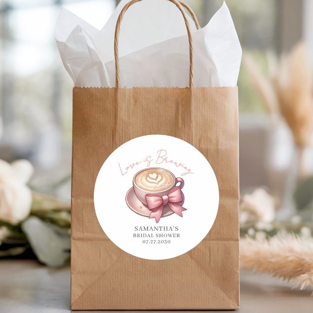 Adesivo Redondo Chá de Bebê de Café Love Is Brewing (Criador carregado)