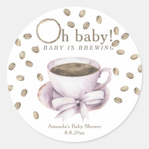 Adesivo Redondo Chá de bebê de café Um bebê está sendo preparado M