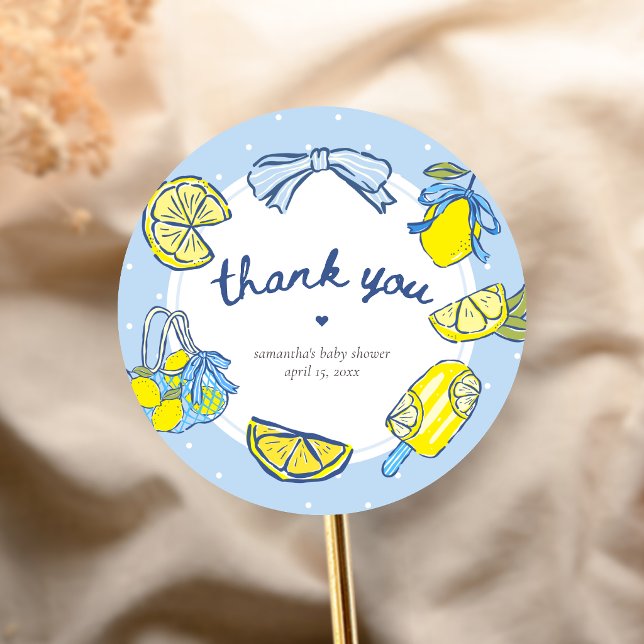 Adesivo Redondo Chá de Bebê Espreme Você Limão (We can't wait to Squeeze you Lemon Baby Shower Sticker)