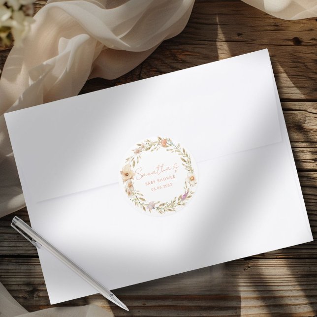 Adesivo Redondo Chá de Bebê Floral Boho (Boho Flower Baby Shower Custom Classic Round Sticker with your Name & Date. For Baby Girl & Baby Boy)
