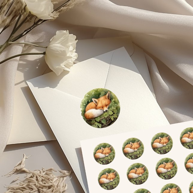 Adesivo Redondo Chá de Bebê Raposa Adormecida em Aquarela com Verd (Criador carregado)